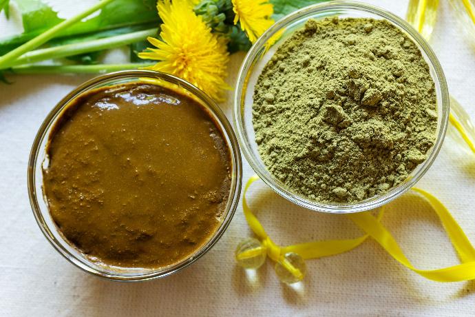 Hair Treatment and coloring with Henna Sale 30 % علاج و صبغ الشعر بالحناء